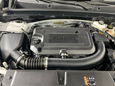 Used 2023 Buick Envision Essence image 36