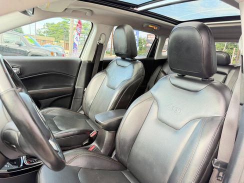 Used 2018 Jeep Compass Limited AWD/4WD image 13
