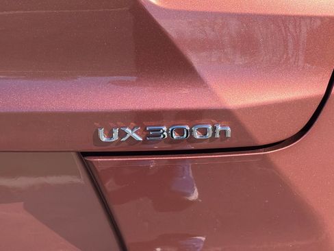 New 2026 Lexus UX 300h FWD image 8