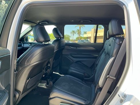Used 2025 Jeep Grand Cherokee L Laredo RWD image 14