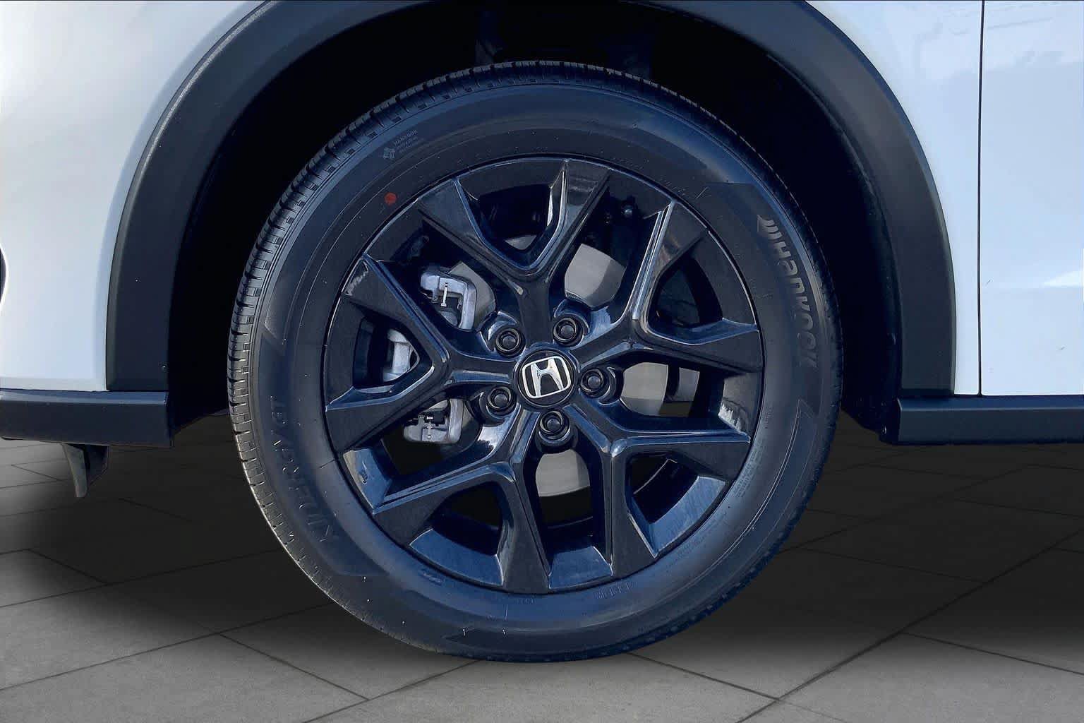 Used 2024 Honda HR-V Sport image 10