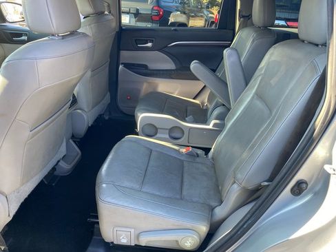 Used 2016 Toyota Highlander Limited Platinum image 9