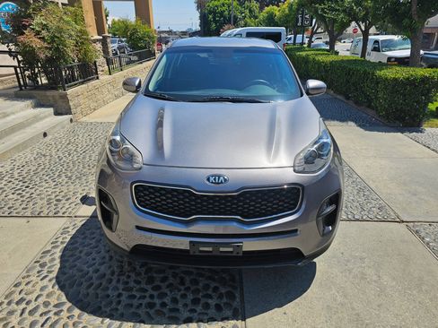 Used 2018 Kia Sportage LX image 2