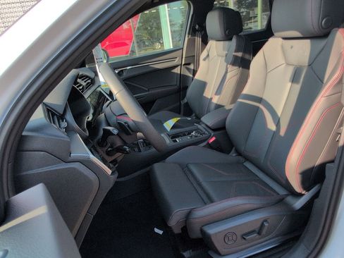 New 2025 Audi Q3 2.0T Premium image 19