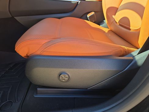 Certified 2025 Mercedes-Benz GLC 350e 4MATIC image 17