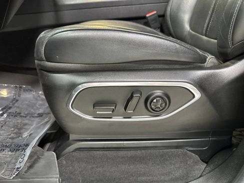 Used 2022 Jeep Wagoneer Series II w/ Convenience Group I AWD/4WD image 9