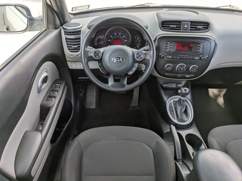 Used 2016 Kia Soul FWD image 14