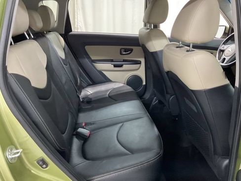 Used 2013 Kia Soul ! w/ Premium Pkg FWD image 24