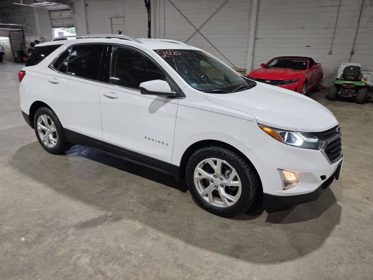 Used 2020 Chevrolet Equinox LT FWD image 16