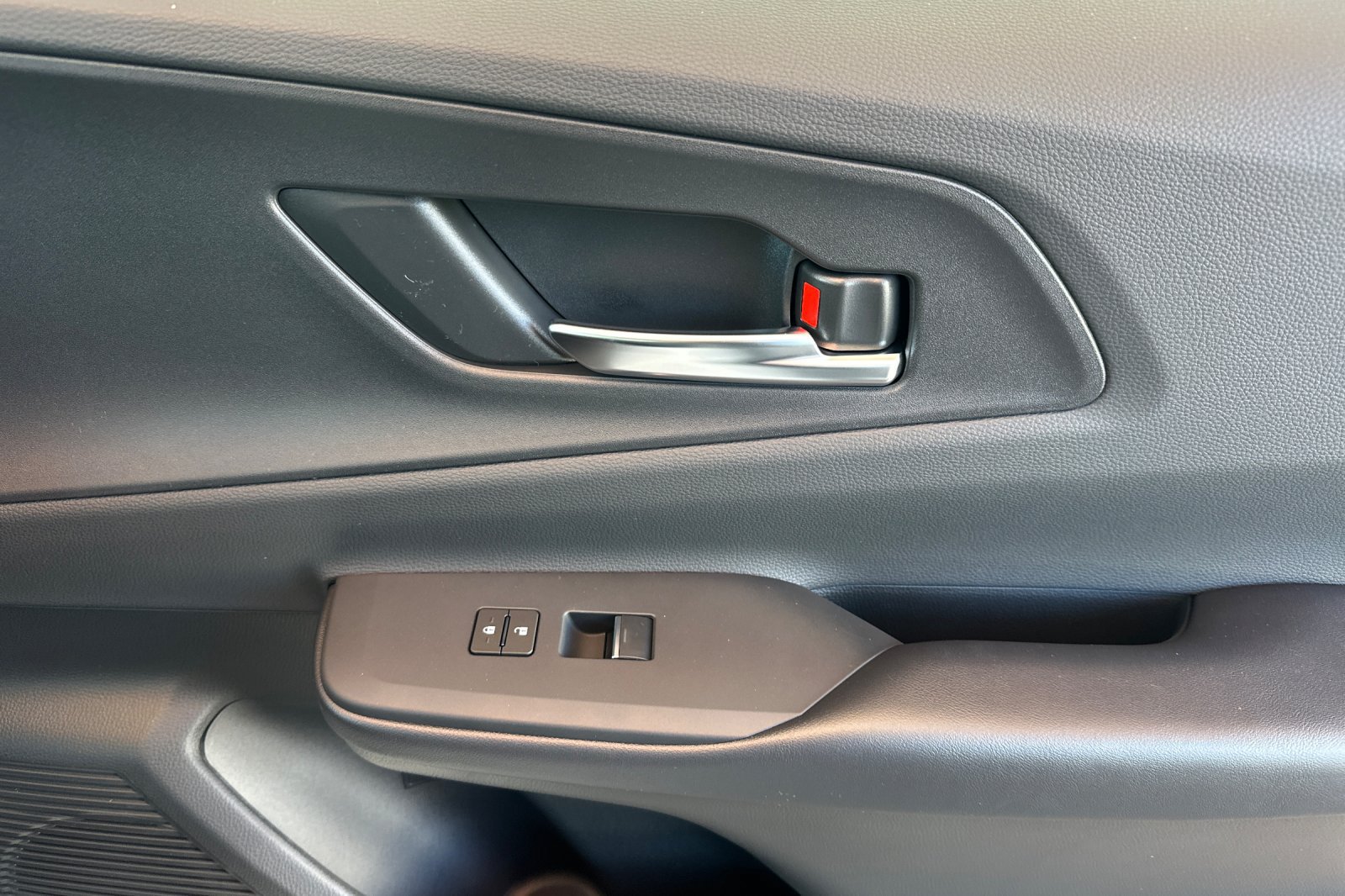 New 2027 Toyota Prius Plug-In Hybrid FWD image 19