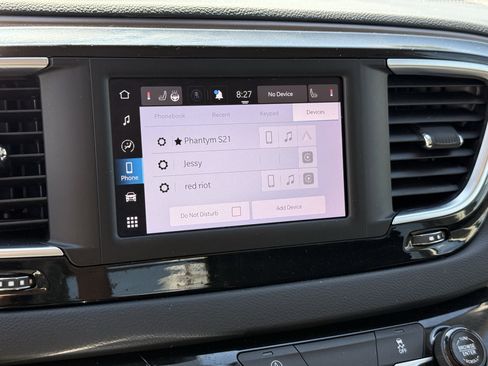 Used 2023 Chrysler Voyager LX image 20