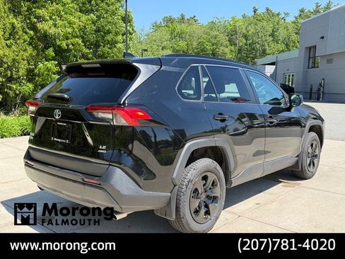 Used 2021 Toyota RAV4 LE AWD/4WD image 11