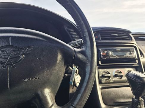 Used 1998 Chevrolet Corvette Coupe image 31