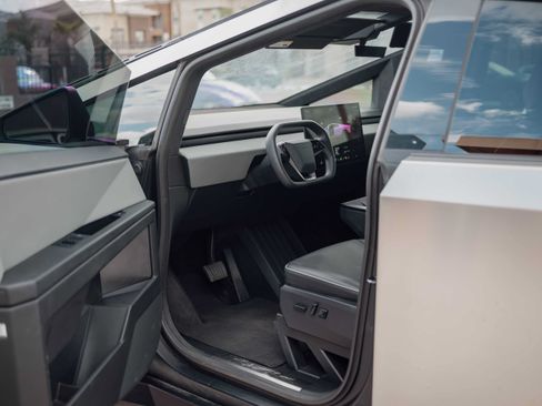 Used 2026 Tesla Cybertruck AWD Crew Cab image 6