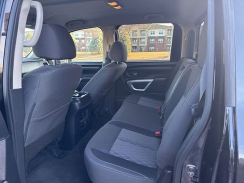 Used 2024 Nissan Titan SV w/ SV Convenience Package image 8