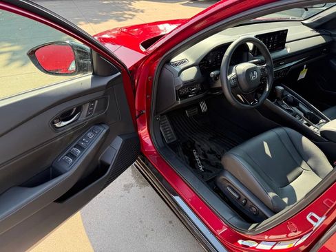 Used 2025 Honda Accord Sport image 11