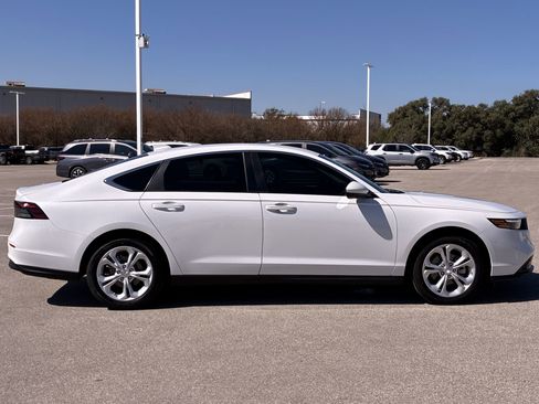 Certified 2025 Honda Accord LX image 7