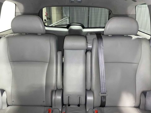 Used 2013 Toyota Highlander SE image 22