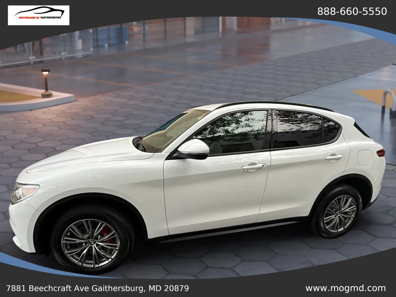 Used 2022 Alfa Romeo Stelvio Sprint RWD image 2