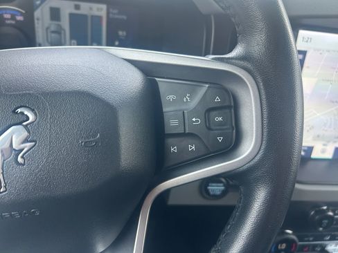 Used 2021 Ford Bronco Badlands image 18