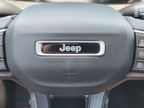 Used 2023 Jeep Grand Cherokee L Laredo AWD/4WD image 37