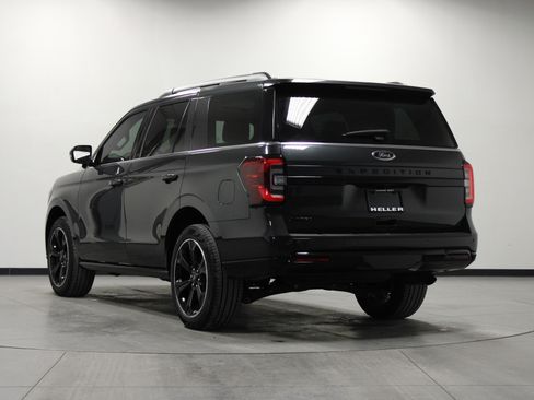 Used 2024 Ford Expedition Limited image 6