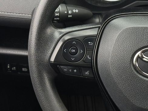 Used 2021 Toyota RAV4 XLE FWD image 14