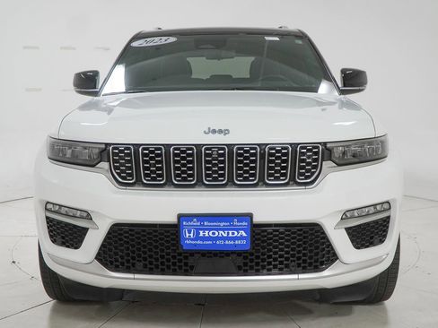 Used 2023 Jeep Grand Cherokee Summit AWD/4WD image 2