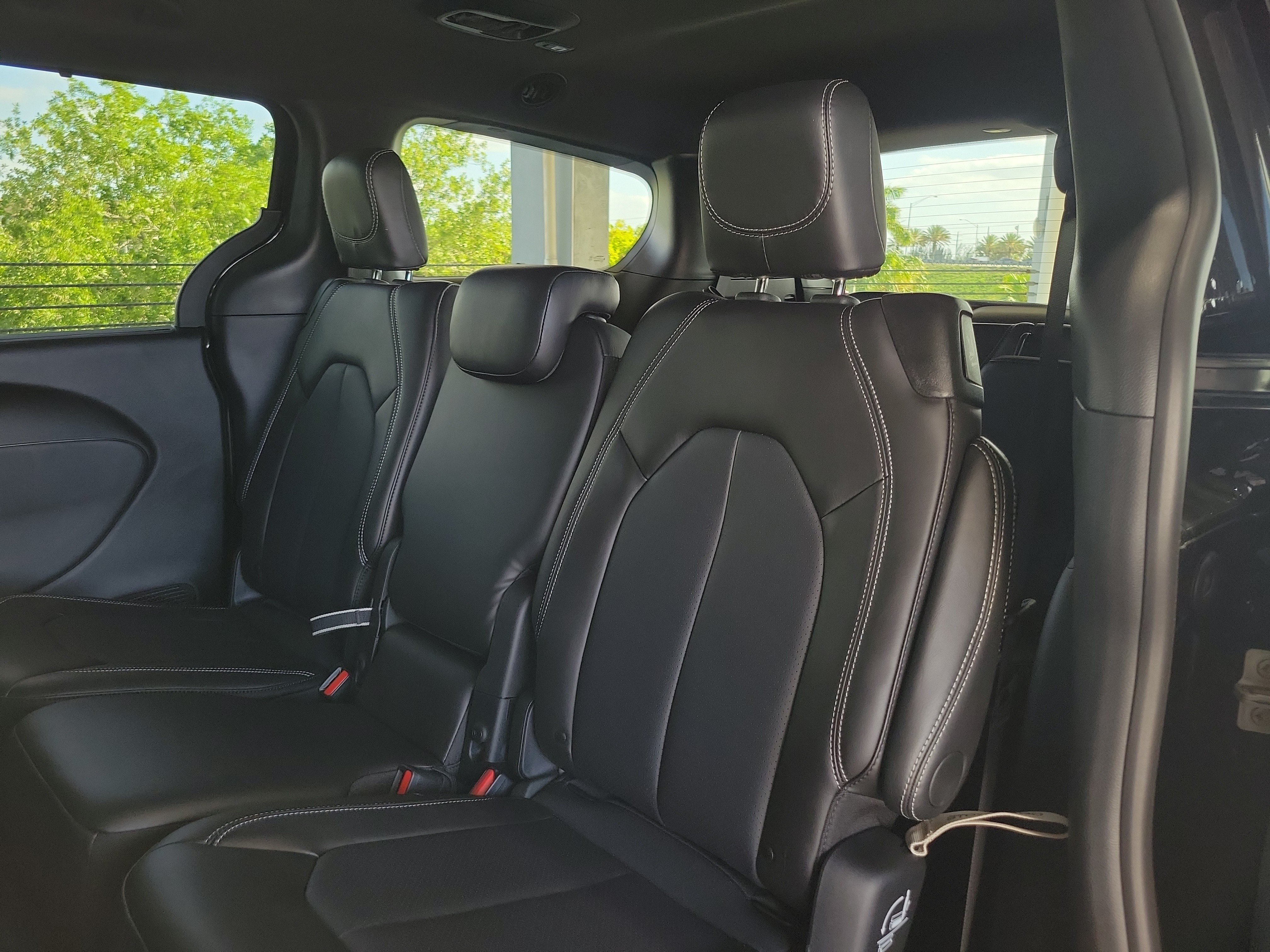 New 2026 Chrysler Pacifica Select FWD image 7