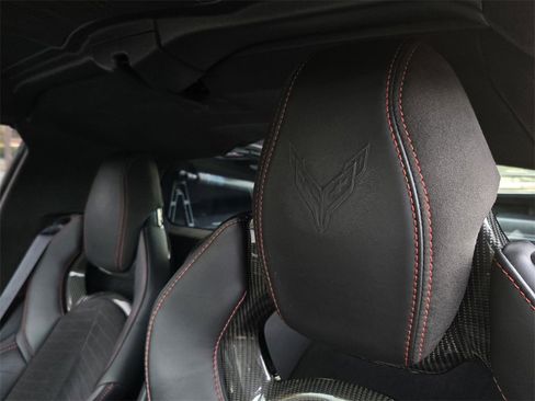 Used 2021 Chevrolet Corvette Stingray Premium Cpe w/ Z51 Performance Package image 27