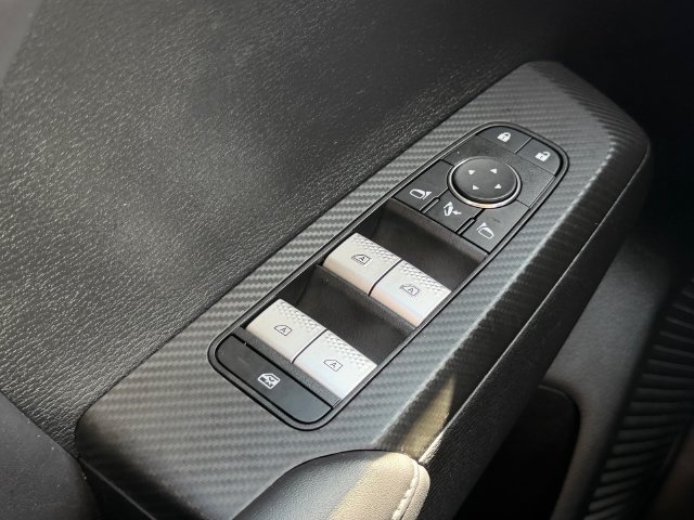 Used 2024 Mitsubishi Outlander Ralliart AWD/4WD image 28