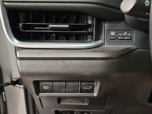 Used 2025 Toyota Grand Highlander AWD image 25