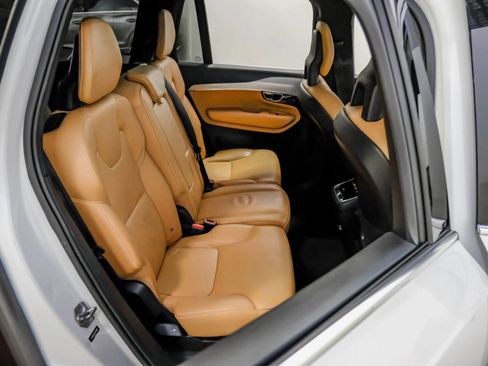 Used 2017 Volvo XC90 T6 Momentum w/ Vision Package image 27