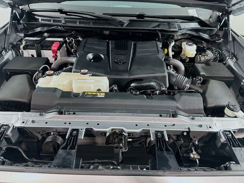 Used 2024 Toyota Tundra SR5 w/ SR5 Convenience Package image 33