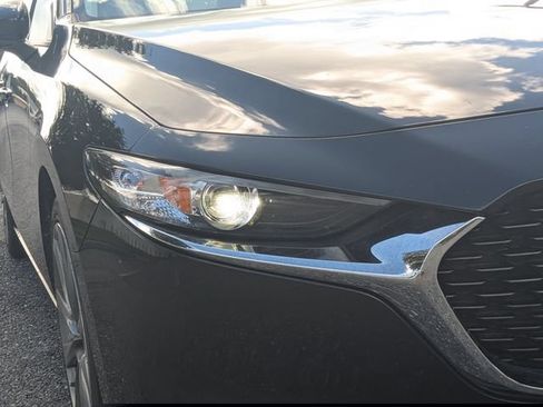 Used 2024 MAZDA MAZDA3 s FWD image 10
