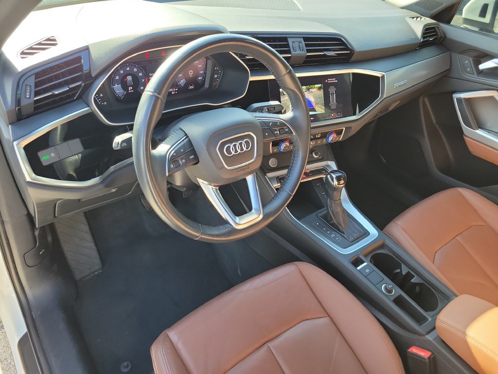 Used 2020 Audi Q3 2.0T Premium w/ Convenience Package AWD/4WD image 24