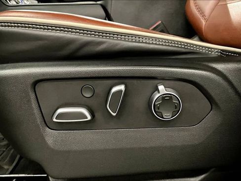 Used 2023 GMC Yukon Denali Ultimate AWD/4WD image 32