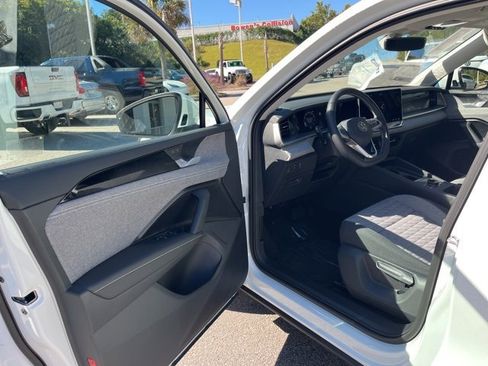 New 2025 Volkswagen Tiguan S image 4