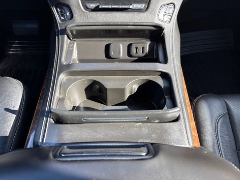 Used 2016 Chevrolet Suburban LTZ image 15