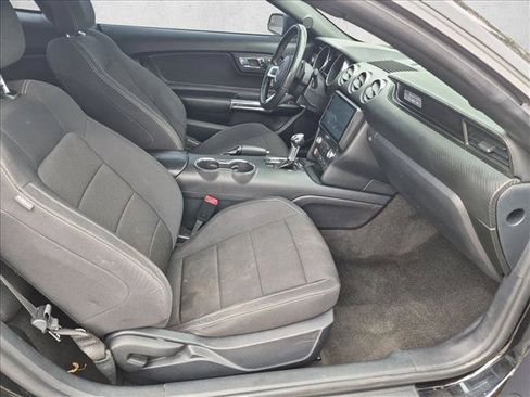 Used 2015 Ford Mustang Coupe RWD image 18
