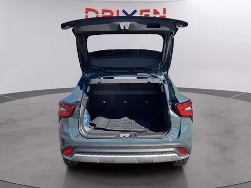 New 2026 Chevrolet Trax LT w/ Driver Confidence Package image 35