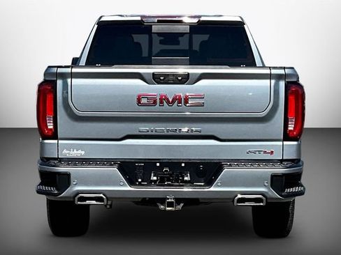 Used 2023 GMC Sierra 1500 AT4 w/ AT4 Premium Package AWD/4WD image 4