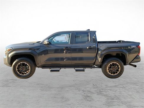 Used 2024 Toyota Tacoma TRD Off-Road w/ TRD Off Road Premium Package AWD/4WD image 5