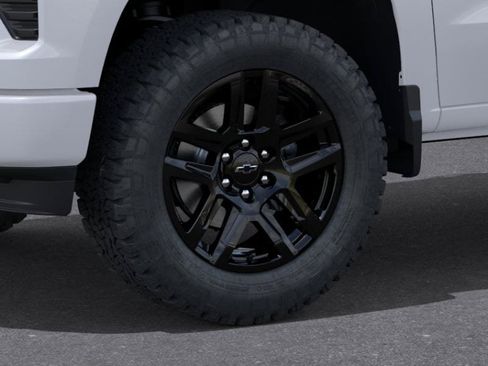 New 2026 Chevrolet Silverado 1500 Custom w/ LPO, Dark Essentials Package AWD/4WD image 9