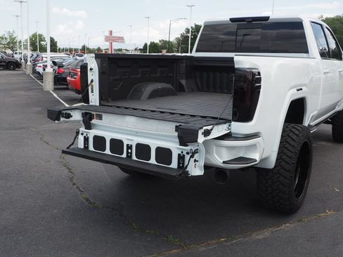 Used 2026 GMC Sierra 3500 AT4 w/ AT4 Premium Plus Package AWD/4WD image 19
