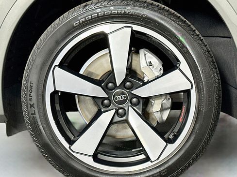Used 2023 Audi Q5 2.0T Premium Plus w/ Premium Plus Package AWD/4WD image 11