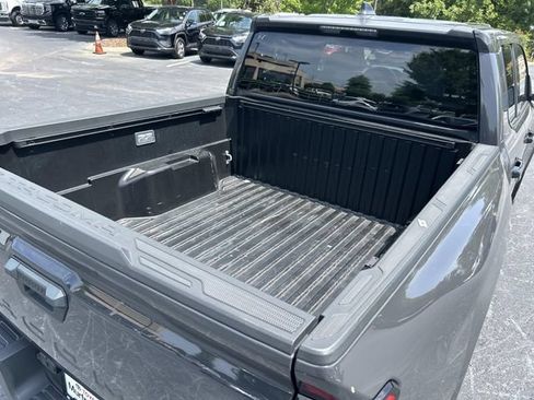 Used 2025 Toyota Tacoma SR5 AWD/4WD image 10