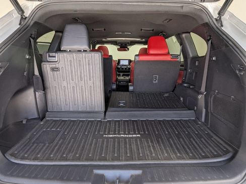 Used 2023 Toyota Highlander XSE FWD image 30
