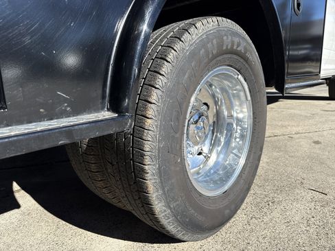 Used 2025 RAM 3500 Tradesman w/ Chrome Appearance Group image 21