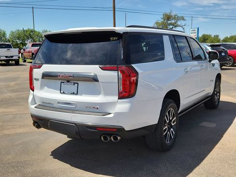 Used 2023 GMC Yukon XL AT4 AWD/4WD image 4